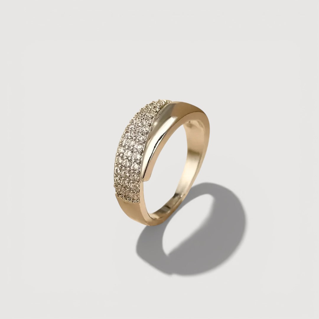 MARIE – ELEGANT PAVÉ RING